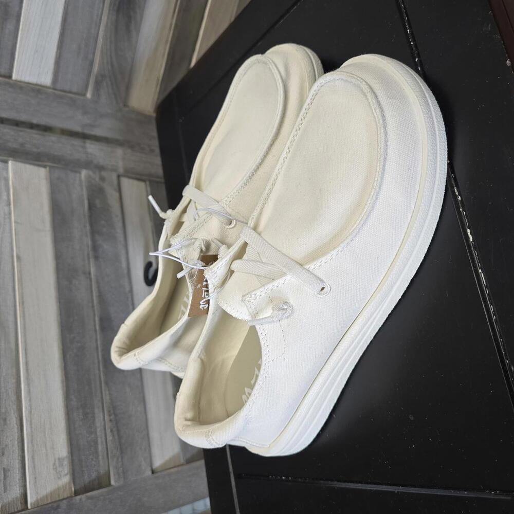 Women's Lizzy Sneakers | Mad Love | 8